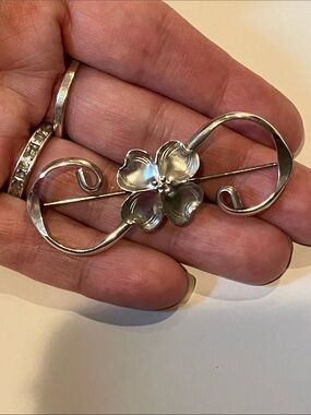 Vintage STUART NYE Sterling Dogwood Brooch / Virginia State Flower